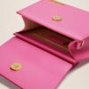 23E213BA002-3060-430_14.jpg Jacquemus Le Chiquito moyen Signature handbag.