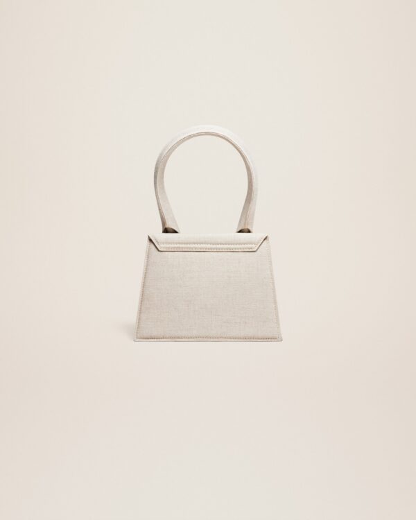 Jacquemus Le Chiquito moyen  Signature handbag.