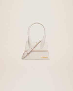23E213BA002-3071-140_1_main.jpg Jacquemus Le Chiquito moyen Signature handbag.