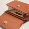 Jacquemus Le Chiquito moyen  Signature handbag.