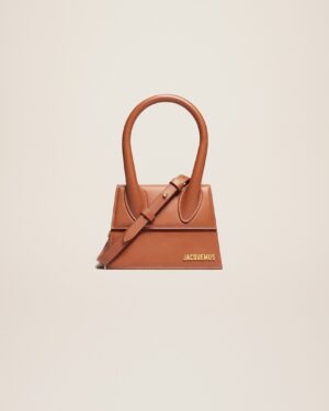 23E213BA002-3072-810_1_main.jpg Jacquemus Le Chiquito moyen Signature handbag.