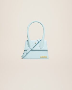 23E213BA002-3088-310_1_main.jpg Jacquemus Le Chiquito moyen Signature handbag.