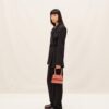 23E213BA002-3088-480_10-scaled-1.jpg Jacquemus Le Chiquito moyen Leather handbag.