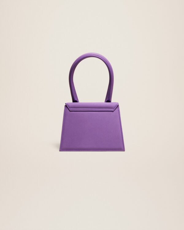 23E213BA002-3088-650_12.jpg Jacquemus Le Chiquito moyen Signature handbag.