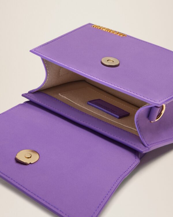 23E213BA002-3088-650_14.jpg Jacquemus Le Chiquito moyen Signature handbag.