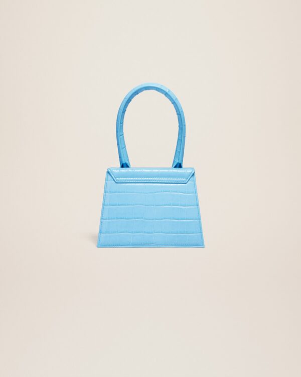 23E213BA002-3101-336_12.jpg Jacquemus Le Chiquito moyen Leather handbag.