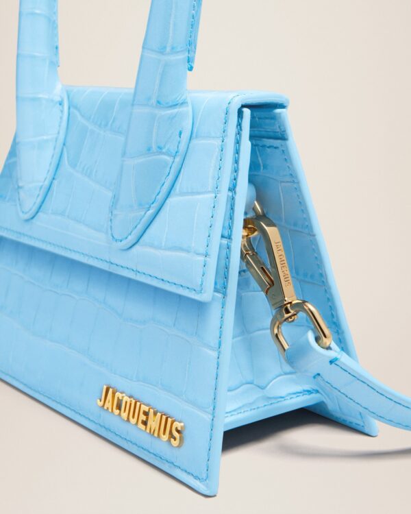 23E213BA002-3101-336_13.jpg Jacquemus Le Chiquito moyen Leather handbag.