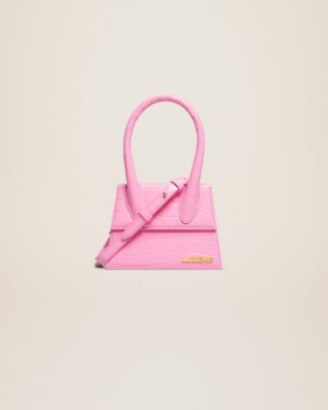 23E213BA002-3101-435_1_main.jpg Jacquemus Le Chiquito moyen Signature handbag.
