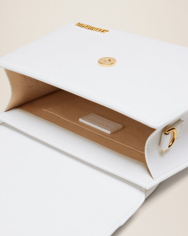 23E213BA003-3000-100_14.jpg Jacquemus Le grand Chiquito Large leather handbag.