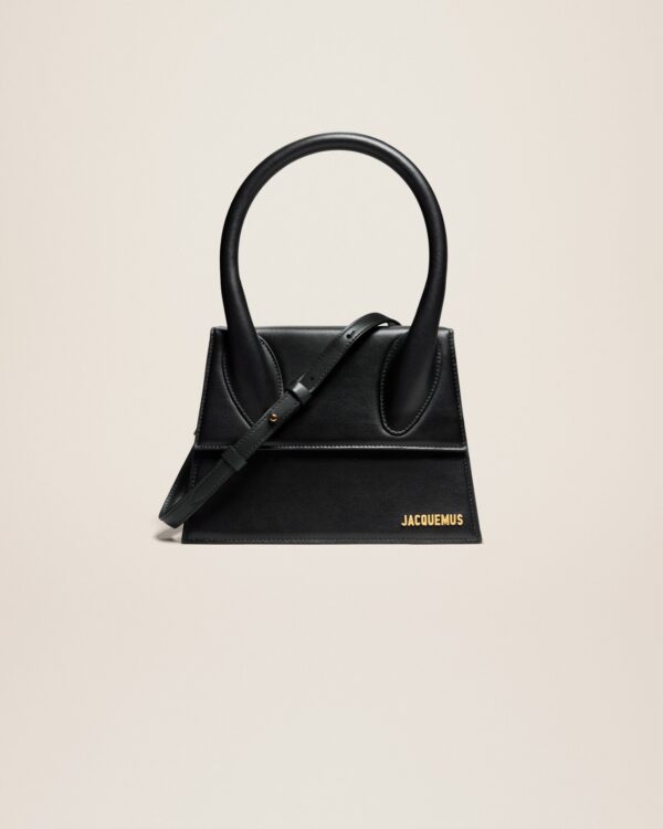 23E213BA003-3000-990_1_main.jpg Jacquemus Le grand Chiquito Large leather handbag.
