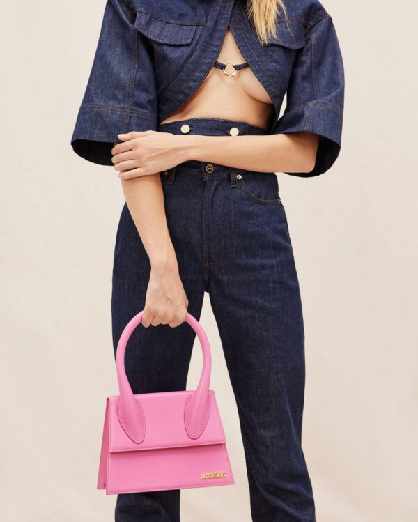 23E213BA003-3060-430_10-scaled-1.jpg Jacquemus Le grand Chiquito Large signature handbag.
