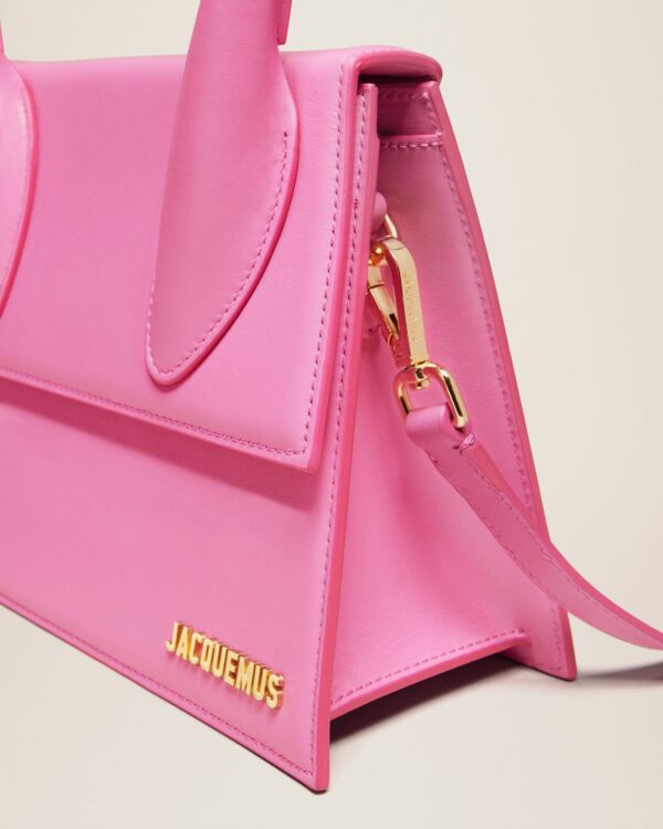 23E213BA003-3060-430_13.jpg Jacquemus Le grand Chiquito Large signature handbag.