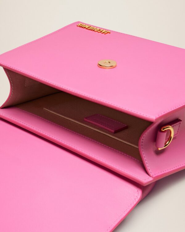 23E213BA003-3060-430_14.jpg Jacquemus Le grand Chiquito Large signature handbag.
