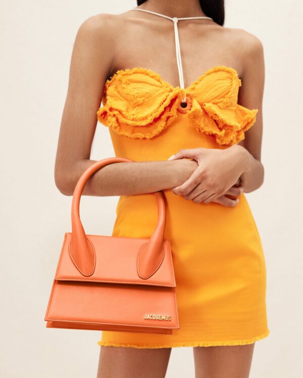 23E213BA003-3060-751_10-scaled-1.jpg Jacquemus Le grand Chiquito Large signature handbag.