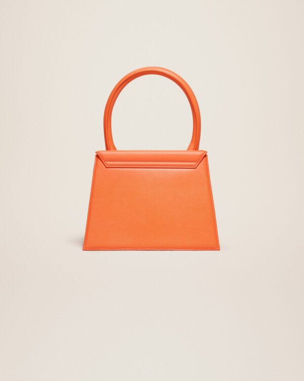 23E213BA003-3060-751_12.jpg Jacquemus Le grand Chiquito Large signature handbag.