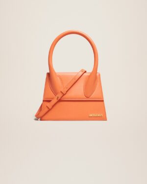 23E213BA003-3060-751_1_main.jpg Jacquemus Le grand Chiquito Large signature handbag.
