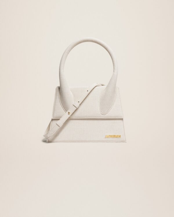 23E213BA003-3071-140_1_main.jpg Jacquemus Le grand Chiquito Large signature handbag.