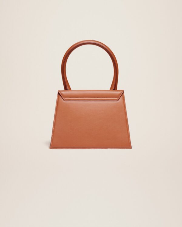 23E213BA003-3072-811_12.jpg Jacquemus Le grand Chiquito Large signature handbag.