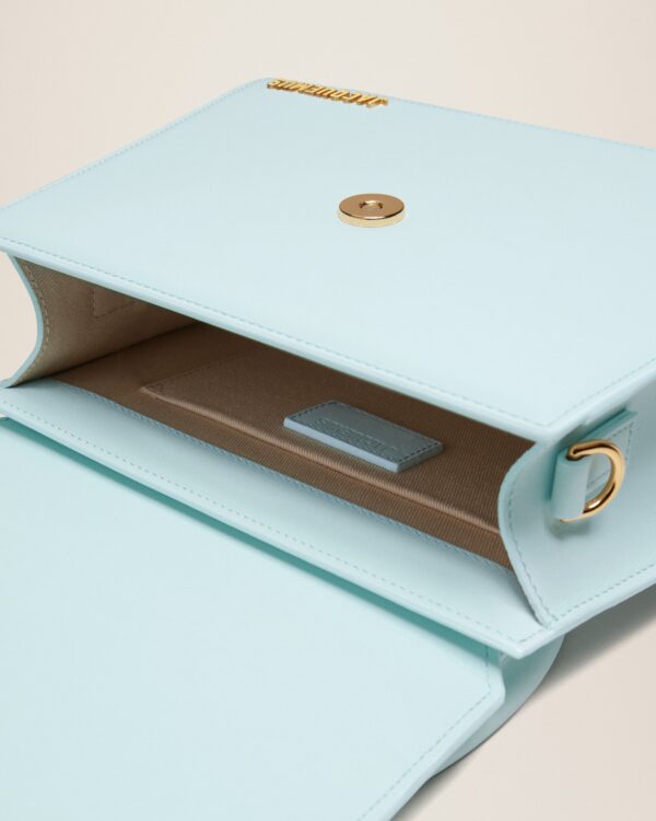 23E213BA003-3088-310_14.jpg Jacquemus Le grand Chiquito Large signature handbag.