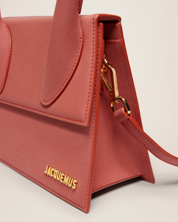 23E213BA003-3088-480_13_14acce86-0e1a-4c46-a550-6e082feac017.jpg Jacquemus Le grand Chiquito Large signature handbag