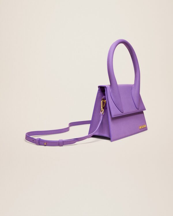 23E213BA003-3088-651_11.jpg Jacquemus Le grand Chiquito Large signature handbag.