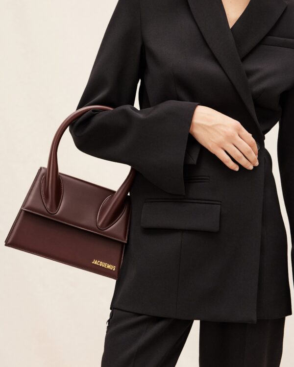 23E213BA003-3100-852_10-scaled-1.jpg Jacquemus Le grand Chiquito Large signature handbag.