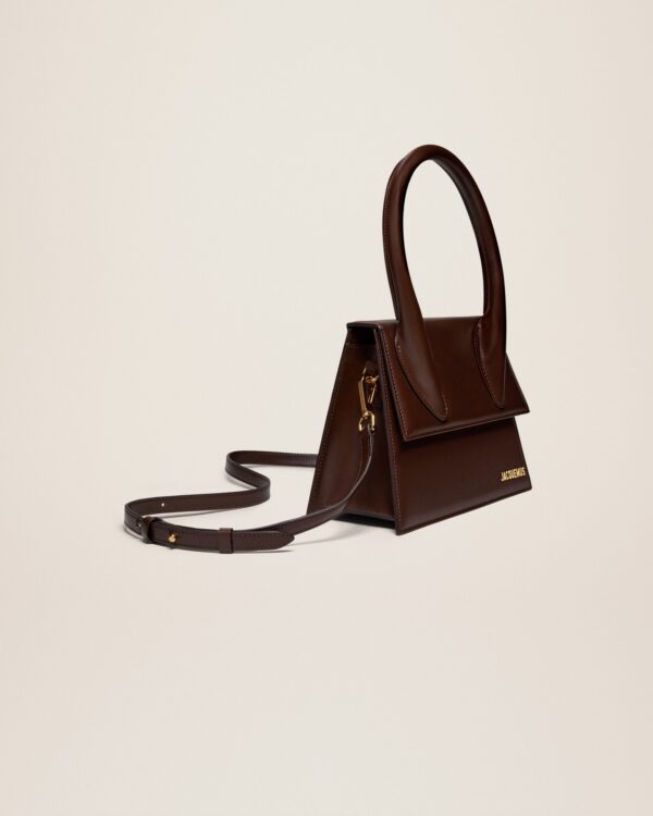 23E213BA003-3100-852_11.jpg Jacquemus Le grand Chiquito Large signature handbag.