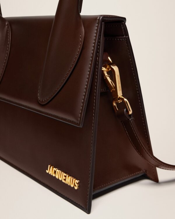 23E213BA003-3100-852_13.jpg Jacquemus Le grand Chiquito Large signature handbag.