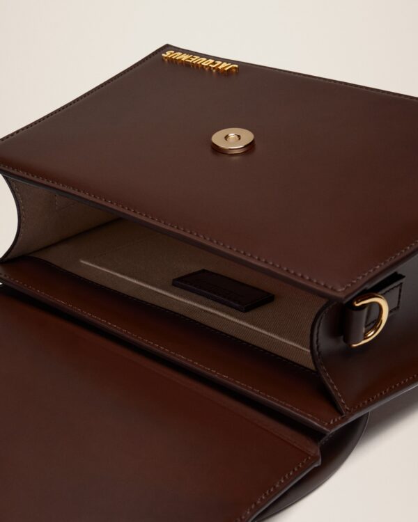23E213BA003-3100-852_14.jpg Jacquemus Le grand Chiquito Large signature handbag.