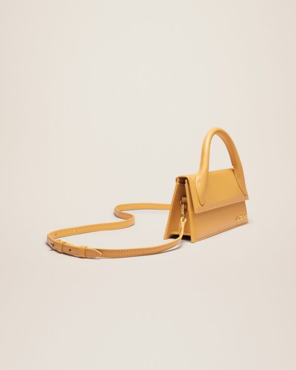 23E213BA004-3060-290_11.jpg Jacquemus Le Chiquito long Long leather handbag.