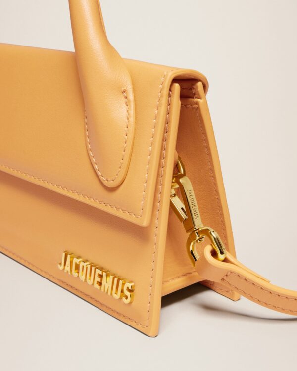 23E213BA004-3060-290_13.jpg Jacquemus Le Chiquito long Long leather handbag.