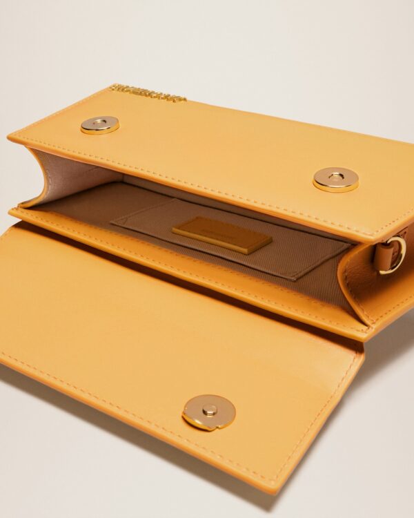 23E213BA004-3060-290_14.jpg Jacquemus Le Chiquito long Long leather handbag.