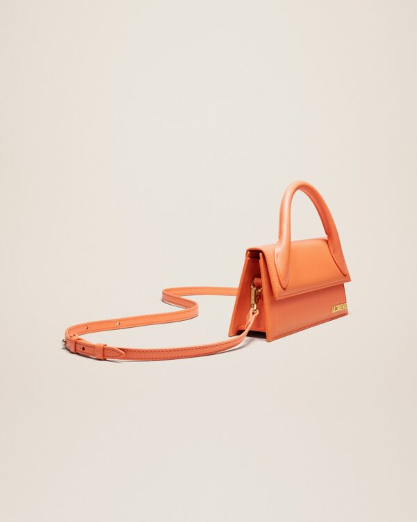 23E213BA004-3060-750_11.jpg Jacquemus Le Chiquito long Long signature handbag.