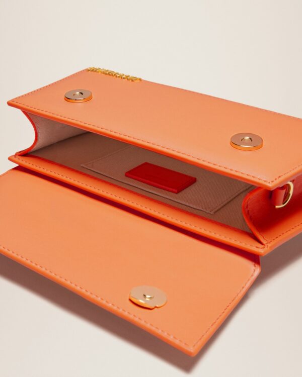 23E213BA004-3060-750_14.jpg Jacquemus Le Chiquito long Long signature handbag.