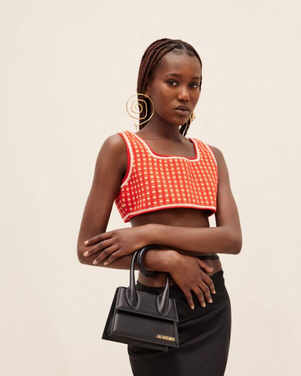 23E213BA005-3000-990_10-scaled-1.jpg Jacquemus Le Chiquito Noeud Coiled leather handbag.