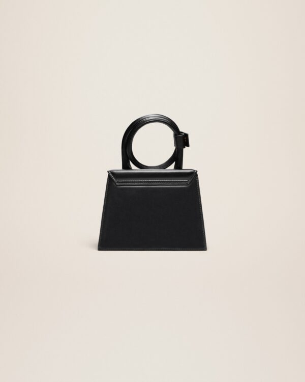 23E213BA005-3000-990_12.jpg Jacquemus Le Chiquito Noeud Coiled leather handbag.