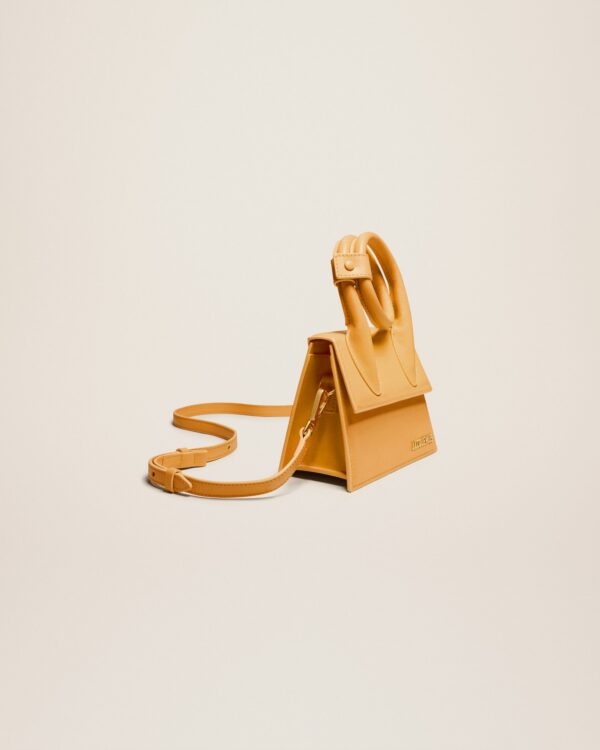 23E213BA005-3060-290_11.jpg Jacquemus Le Chiquito Noeud Coiled handbag.