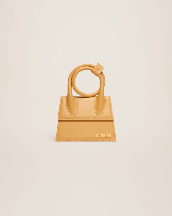 23E213BA005-3060-290_1_main.jpg Jacquemus Le Chiquito Noeud Coiled handbag.