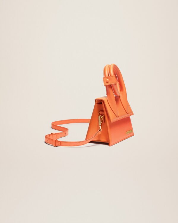 23E213BA005-3060-750_11.jpg Jacquemus Le Chiquito Noeud Coiled handbag.