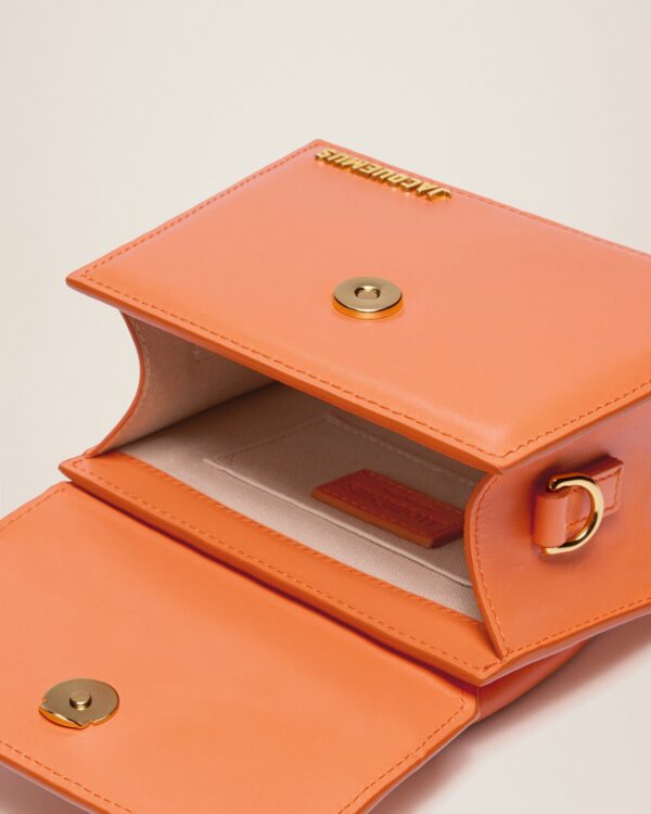 23E213BA005-3060-750_14.jpg Jacquemus Le Chiquito Noeud Coiled handbag.