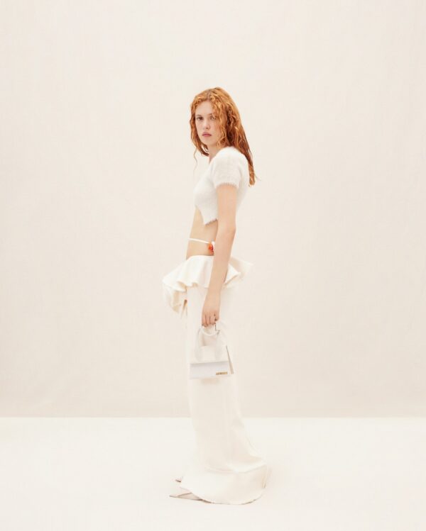 23E213BA005-3071-140_10-scaled-1.jpg Jacquemus Le Chiquito Noeud Coiled handbag.