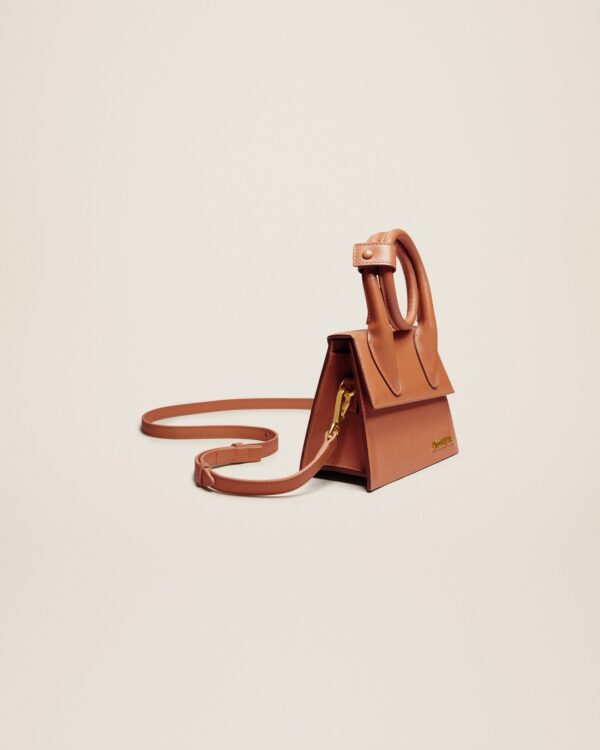 23E213BA005-3072-810_11.jpg Jacquemus Le Chiquito Noeud Coiled handbag.