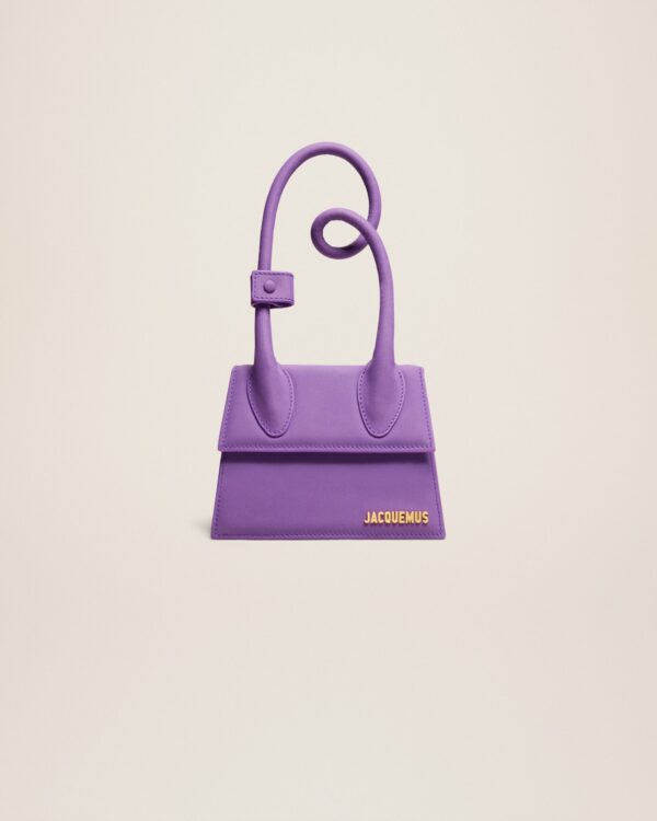 23E213BA005-3088-651_2_95dbcf02-6578-476e-ae97-42c4c8cd0ef0.jpg Jacquemus Le Chiquito Noeud Coiled handbag.
