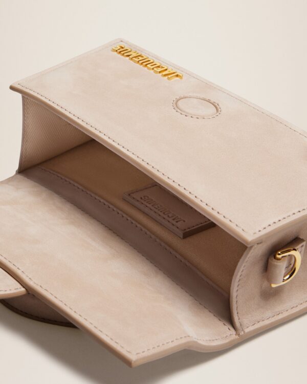 23E213BA006-3066-180_14.jpg Jacquemus Le Bambino Mini flap bag.