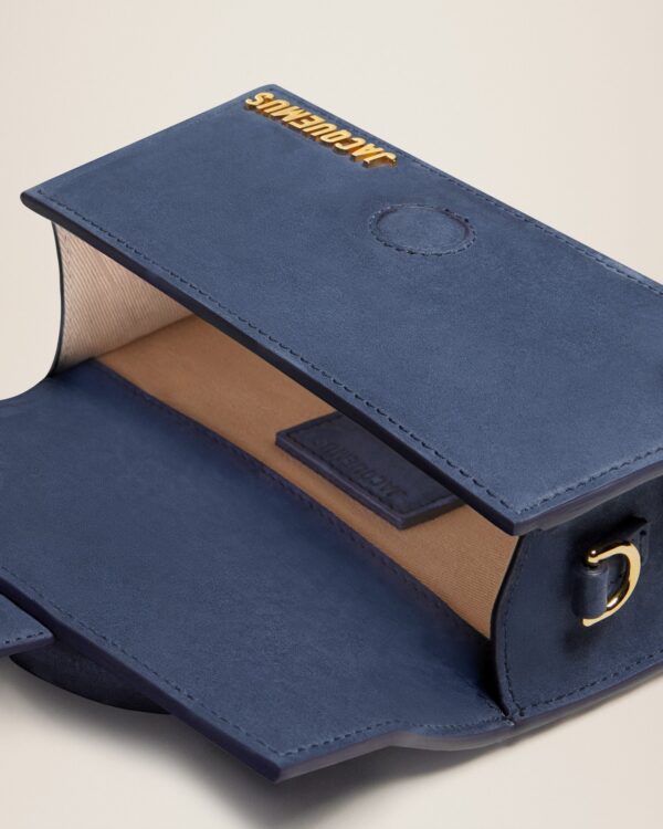 23E213BA006-3066-390_14.jpg Jacquemus Le Bambino Small flap bag.