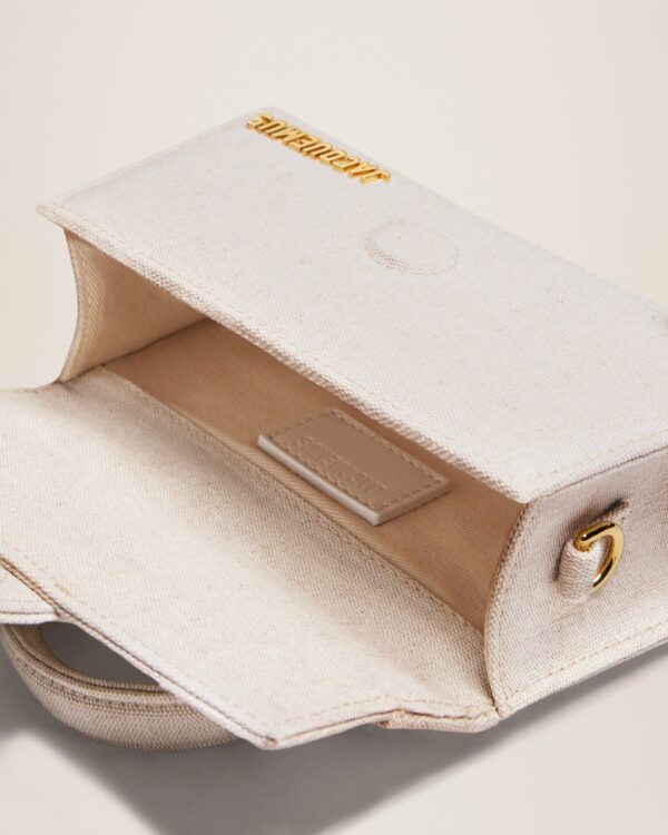 23E213BA006-3071-140_14.jpg Jacquemus Le Bambino Mini flap bag.