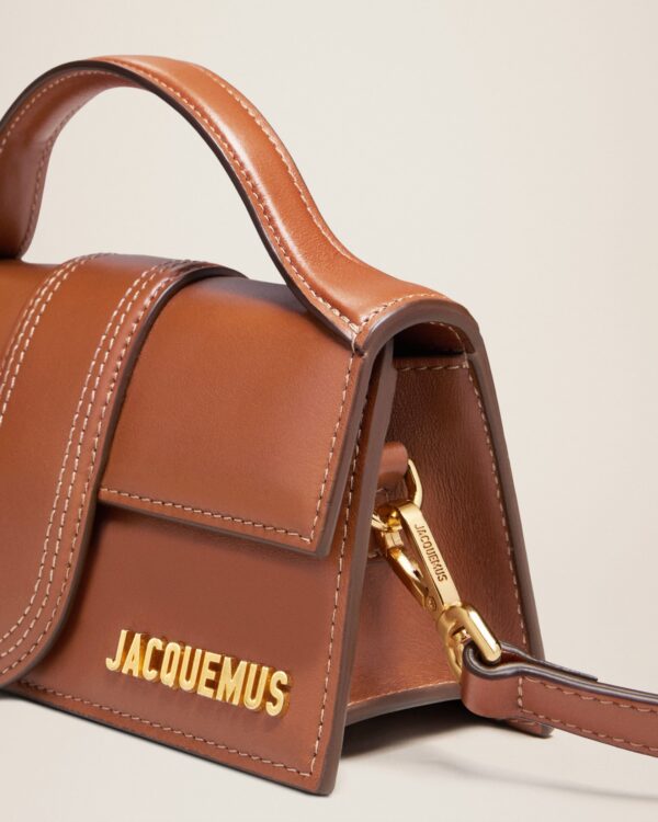 23E213BA006-3072-811_13.jpg Jacquemus Le Bambino Small flap bag.