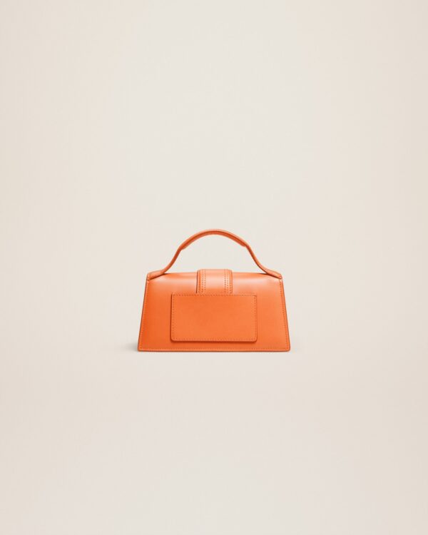 23E213BA006-3100-752_12.jpg Jacquemus Le Bambino Small flap bag.