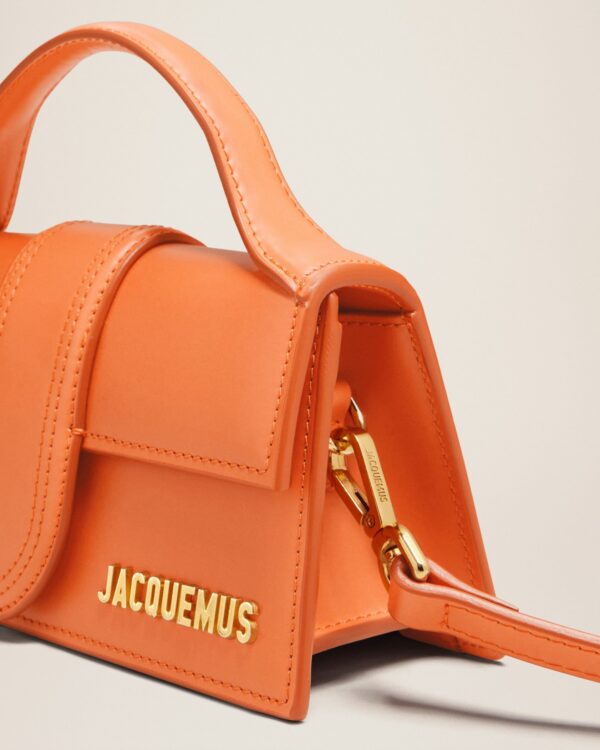 23E213BA006-3100-752_13.jpg Jacquemus Le Bambino Small flap bag.
