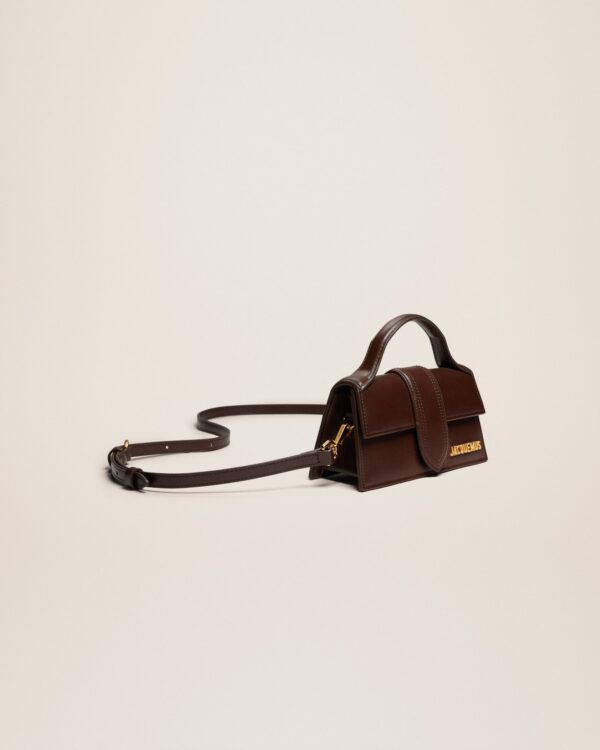 23E213BA006-3100-851_11.jpg Jacquemus Le Bambino Small flap bag